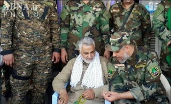 Le chef de la Force al Qods, Qassem Soleimani à Tikrit (Irak) avec l'état-major de milices chiites